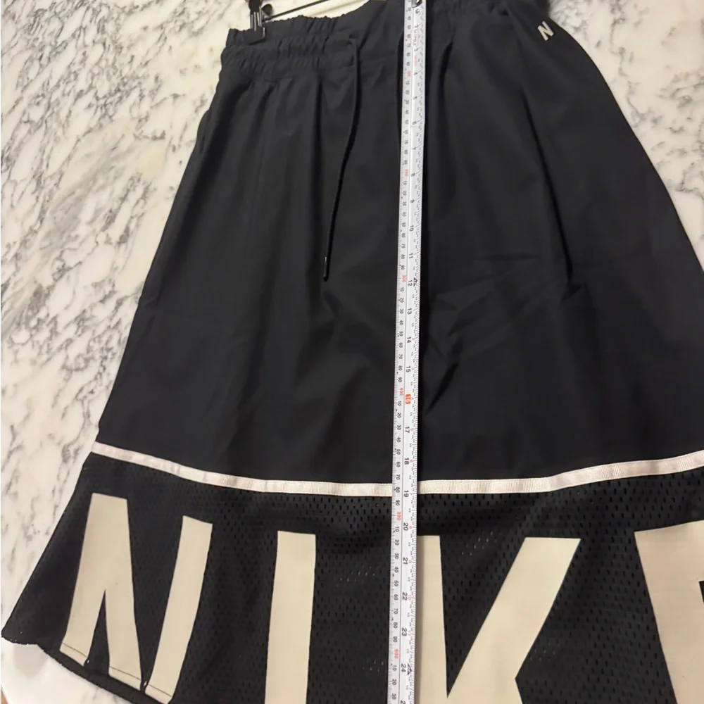 Vintage Nike Women's Black and White Skirt wide elastic waist drawstring - Picture 3 of 5